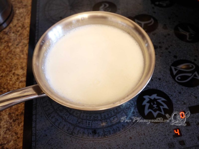 Рисовая каша с молоком - вливаем молоко