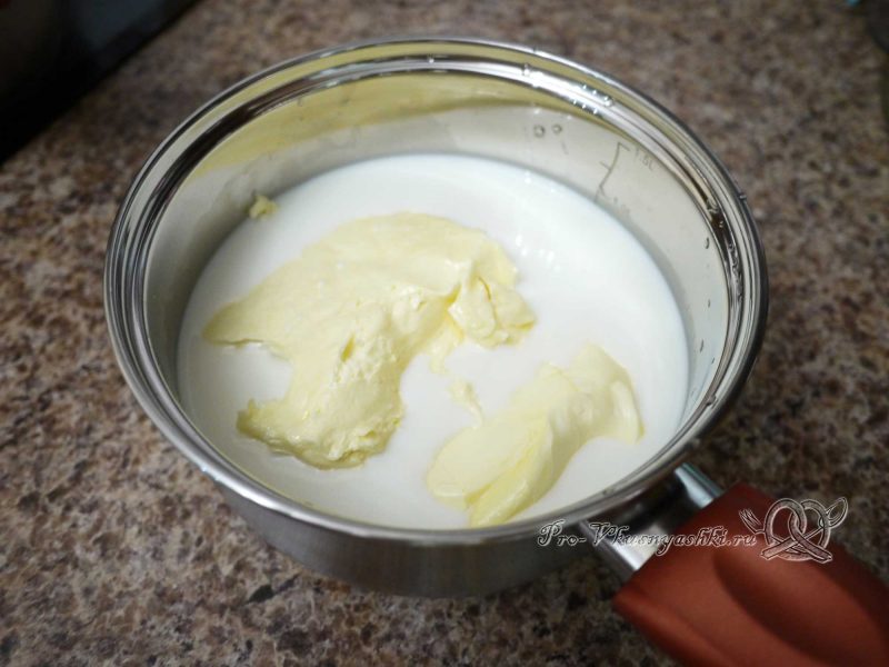 заварным кремом - в молоко добавляем масло