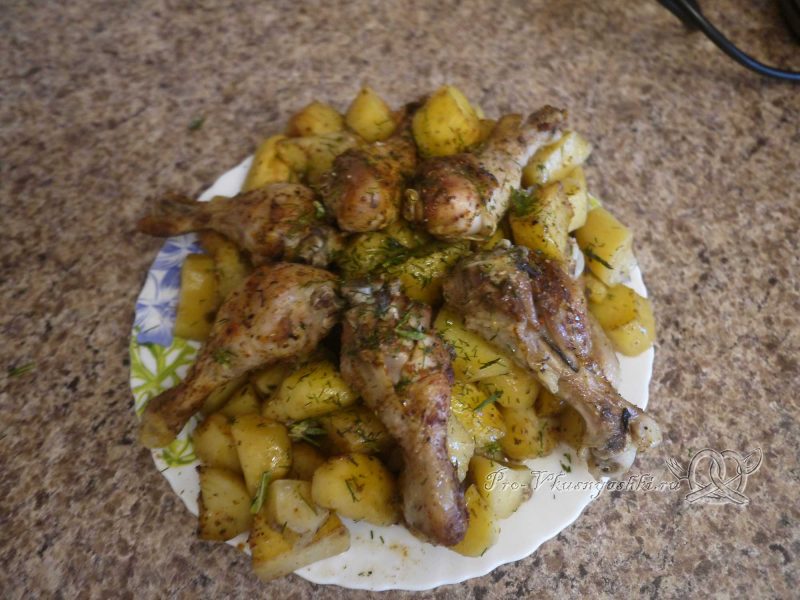 Курица с картошкой в духовке в пакете - готовое блюдо