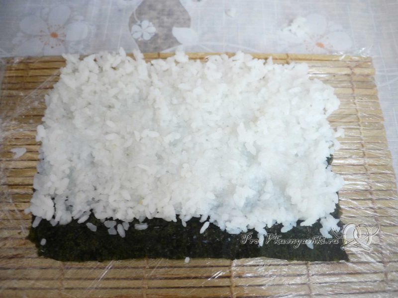Суши - роллы Филадельфия в домашних условиях - рис на нори
