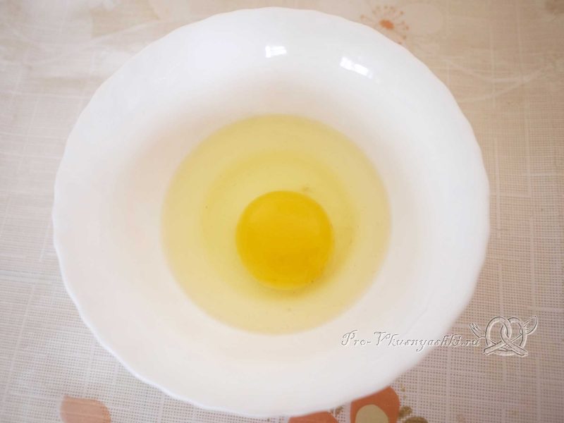 Куриный суп с лапшой и яйцом - яйцо