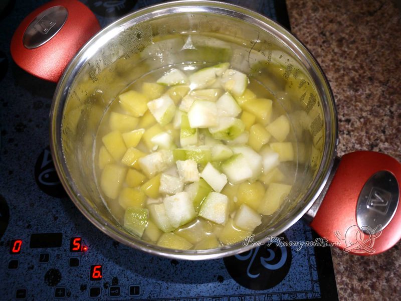 Овощное рагу с кабачками и картофелем - варим кабачок