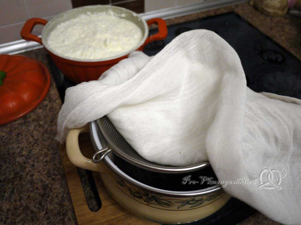 Королевская Пасха из молока - подготовка посуды для творога