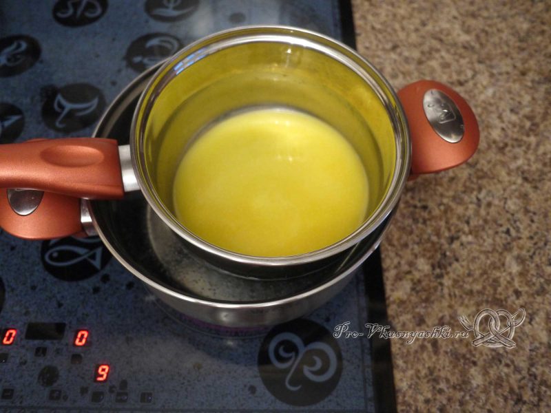 Домашний твердый сыр - нагреваем растопленное сливочное масло