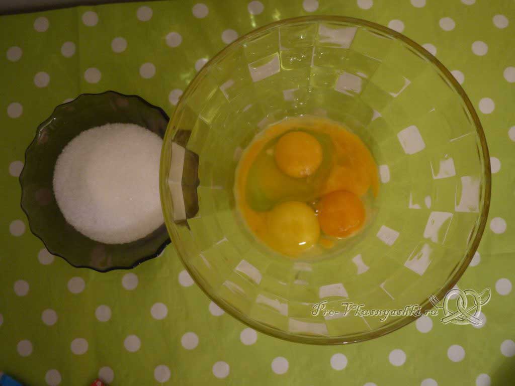 Кейк попсы со сгущенкой (картошка в шоколаде) - смешиваем сахар и яйца