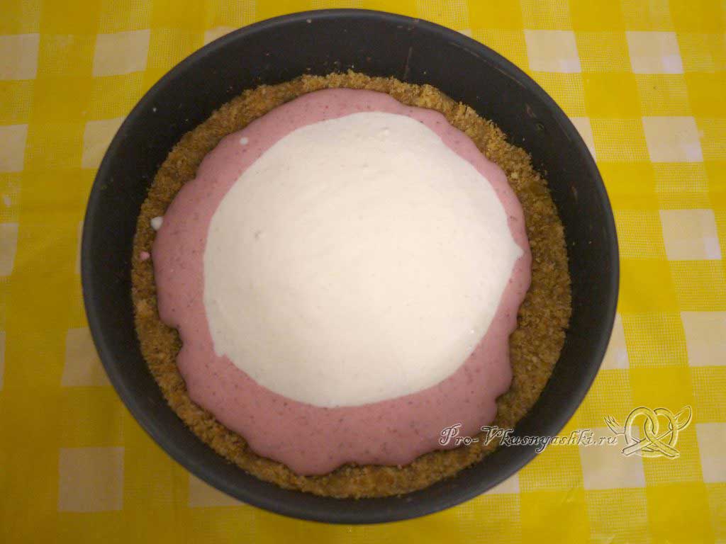 Творожный чизкейк без выпечки «Розовая зебра» - наливаем творожный крем