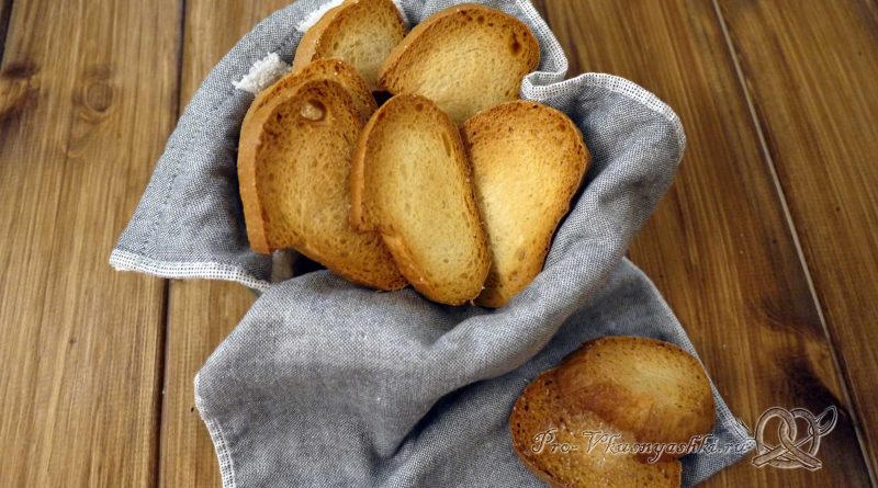 Сухари из белого хлеба в духовке - подача