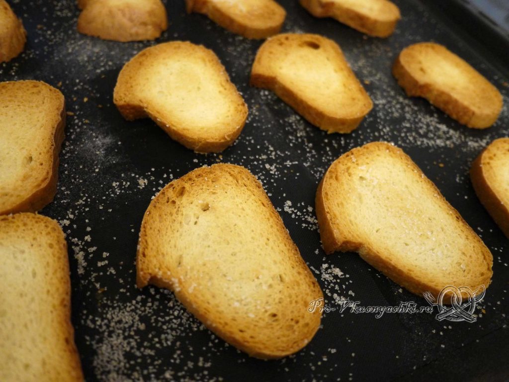 Сухари из белого хлеба в духовке - сухари готовы