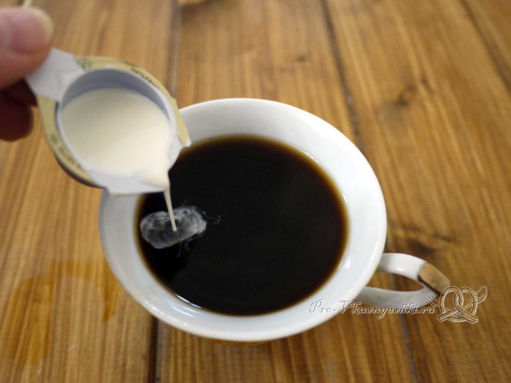 Как правильно сварить кофе в турке - добавляем сливки
