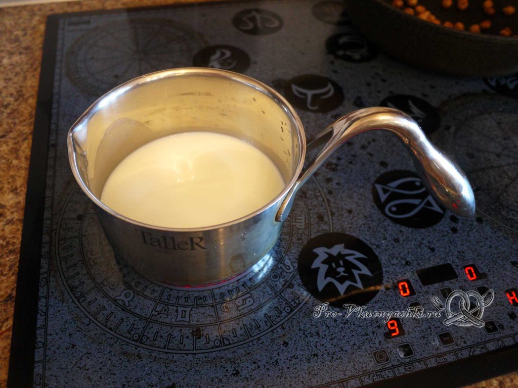 Торт Эстерхази классический - нагреваем молоко