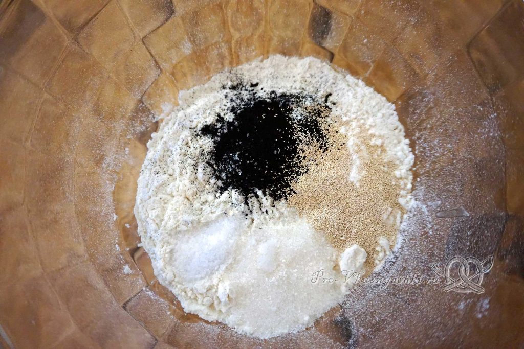 Черные булочки для бургеров - смешиваем сухие ингредиенты