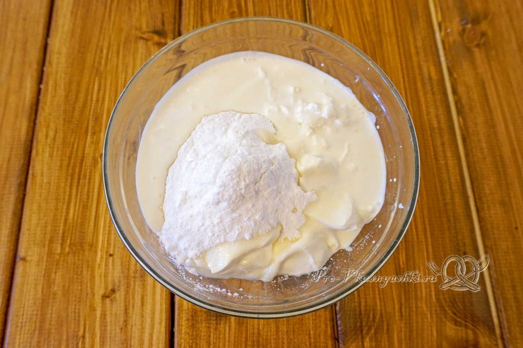 Торт «Молочная девочка» - смешиваем ингредиенты сметанного крема