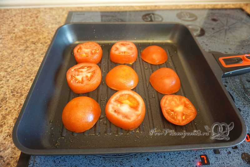 Помидоры на сковороде гриль - обжариваем томаты с одной стороны