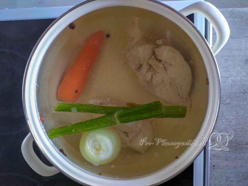Суп из цветной капусты с зеленым горошком - варим бульон