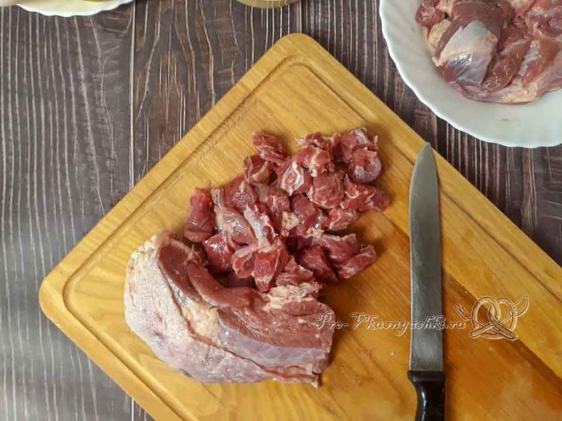 Лагман классический из говядины - нарезаем мясо