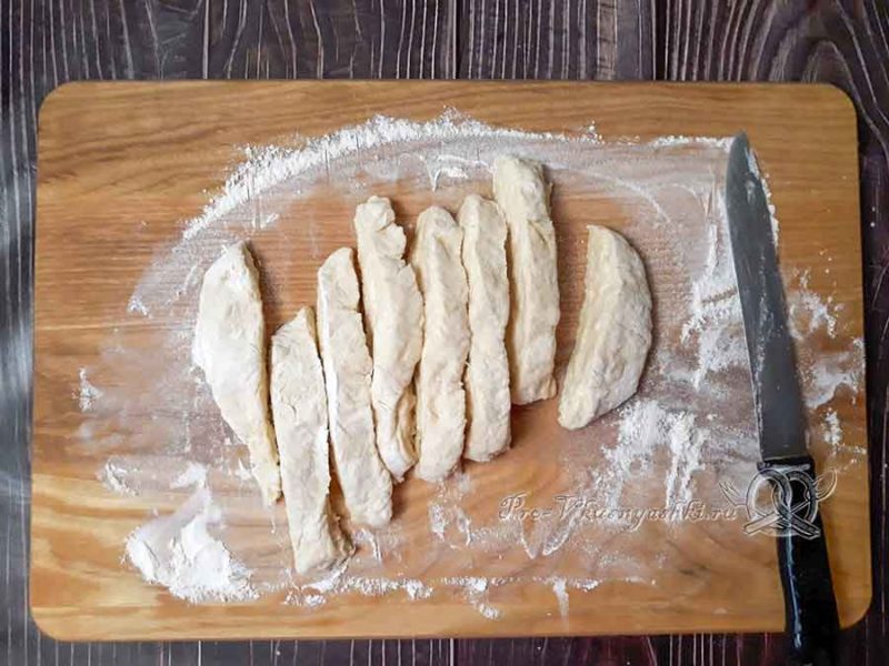 Лагман классический из говядины - нарезаем тесто